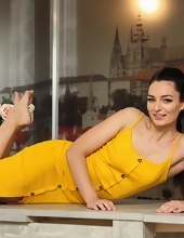 Skinny housewife takes yellow dress down flirting in nude pictures