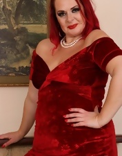 Exclusive set of redhead mature woman porn pictures is free to watch